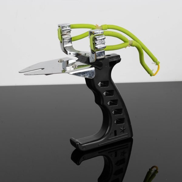 Competitive hunting slingshot can be equipped with a fishing reel and swim bladder.  14. - Image 3