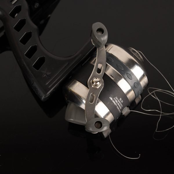 Competitive hunting slingshot can be equipped with a fishing reel and swim bladder.  14. - Image 4