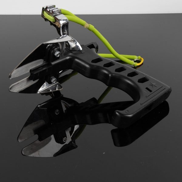 Competitive hunting slingshot can be equipped with a fishing reel and swim bladder.  14. - Image 8